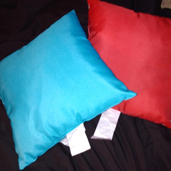 Pillows - Picture 6 of 8